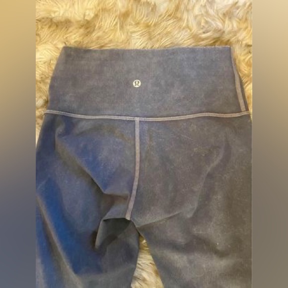 Lululemon Wunder Under size 4 - Picture 3 of 3